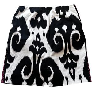 WHITE HOUSE BLACK MARKET Abstract Embroidered Skirt size 10